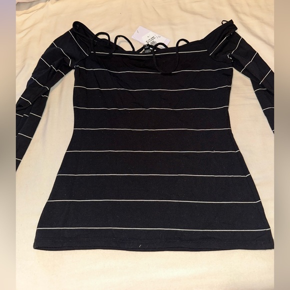 Guess Off-shoulder Black Top White Stripe Strappy V-neck NWT - Picture 4 of 6